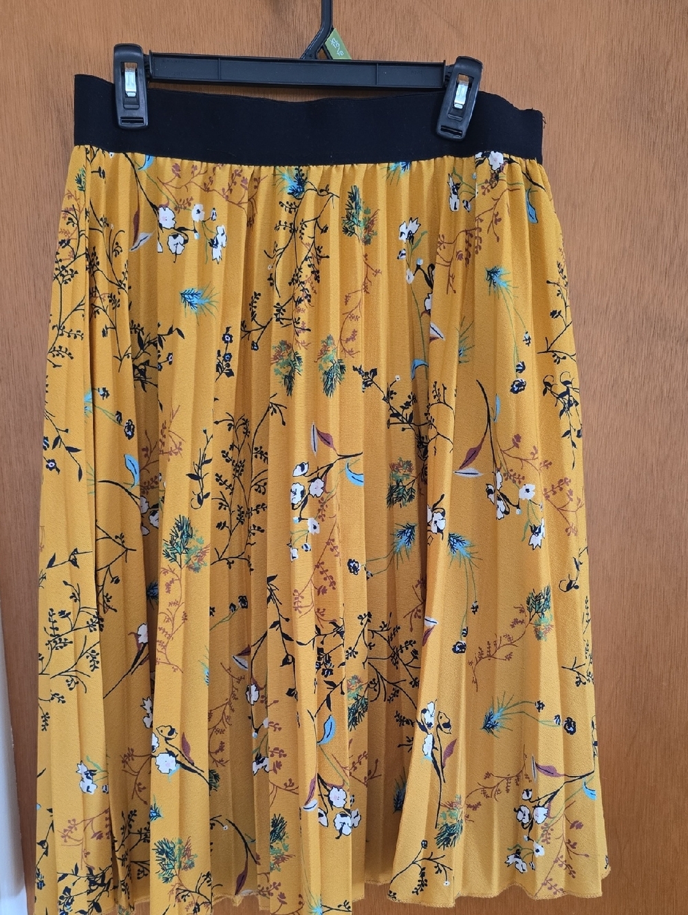 Metro Wear Mustard Floral Pleated Skirt with Black Waistband